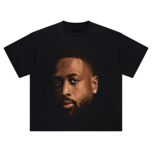 Celebrate a legend in the Dwyane Wade Big Face Tee—a heavyweight oversized streetwear drop built on flash, legacy, and greatness.