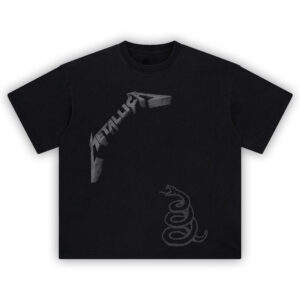 Strike hard with the Metallica Snake Tee – a bold Black Album-inspired graphic shirt for true metalheads and streetwear fans.